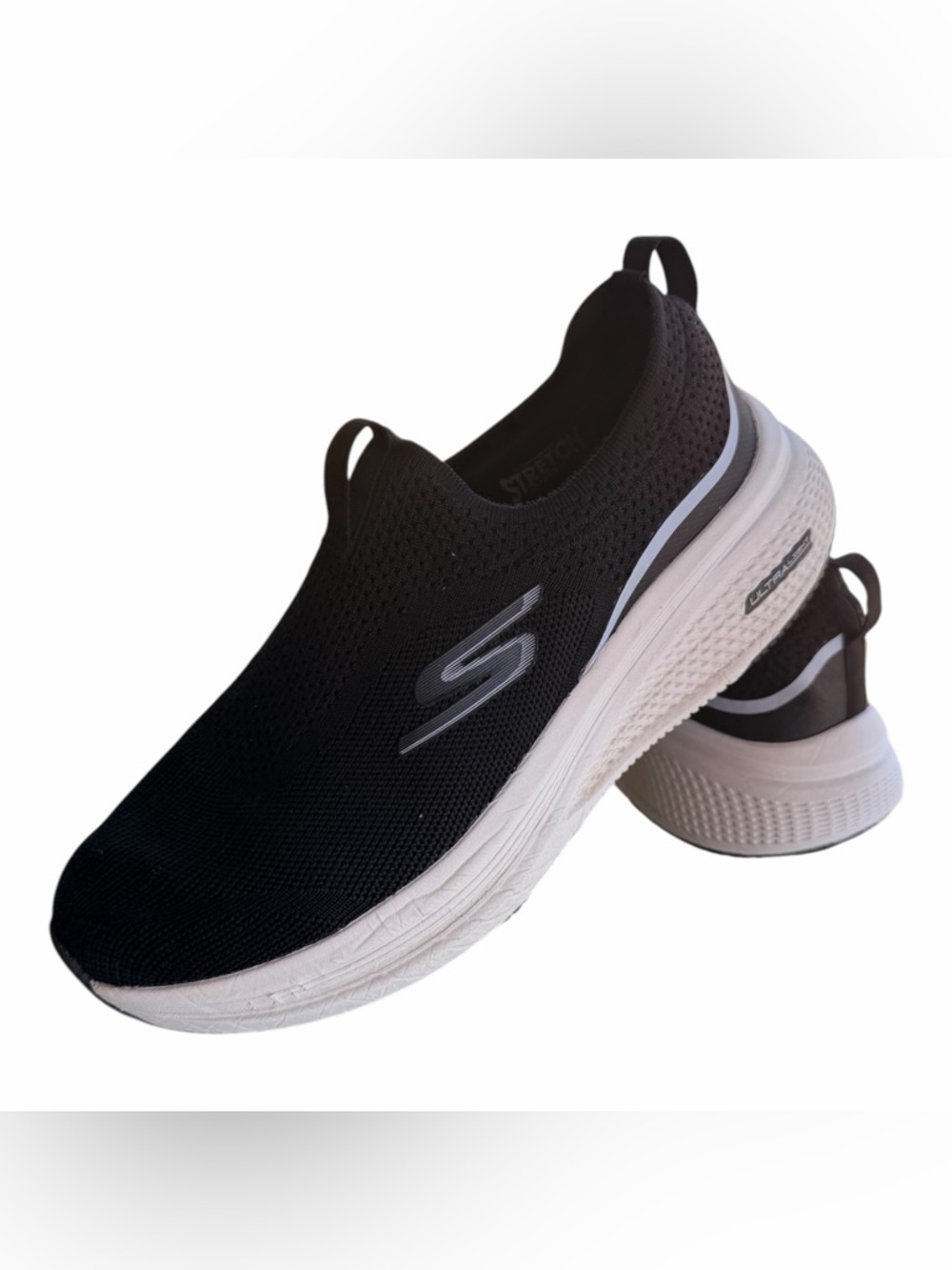 Skechers Women's GO RUN Elevate 2.0 - Cadena sneakers Women’s Size 9 Black/White
